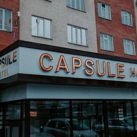 Capsule Hotel Osh Luaran gambar