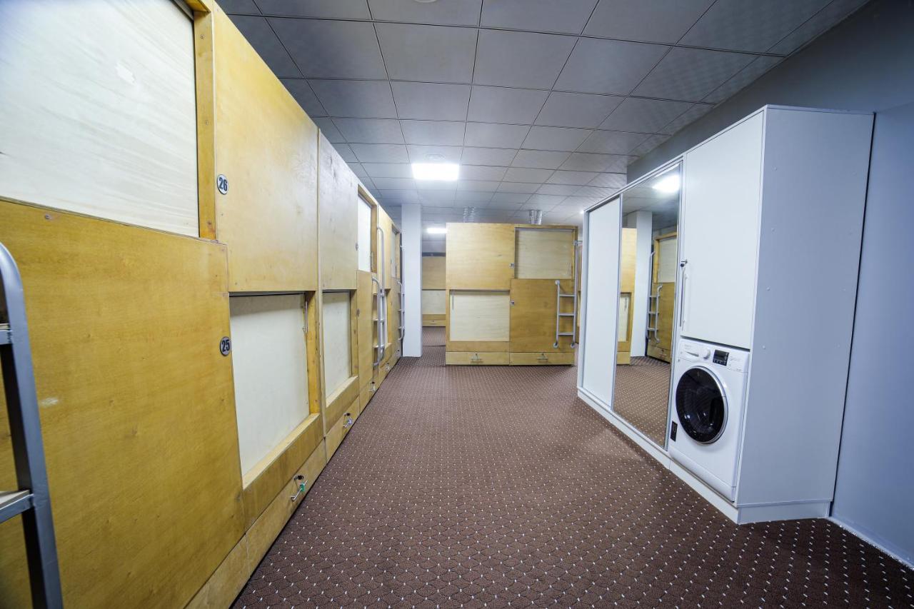 Capsule Hotel Osh Luaran gambar
